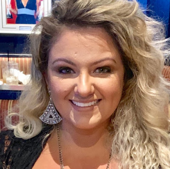 Meet your Posher, Erika - Picture 1 of 1